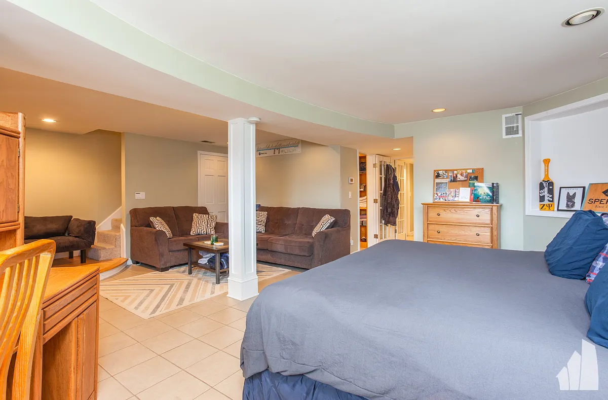 3 bed, 2.0 bath, 1800 sqft, $3,850 — Photo 4