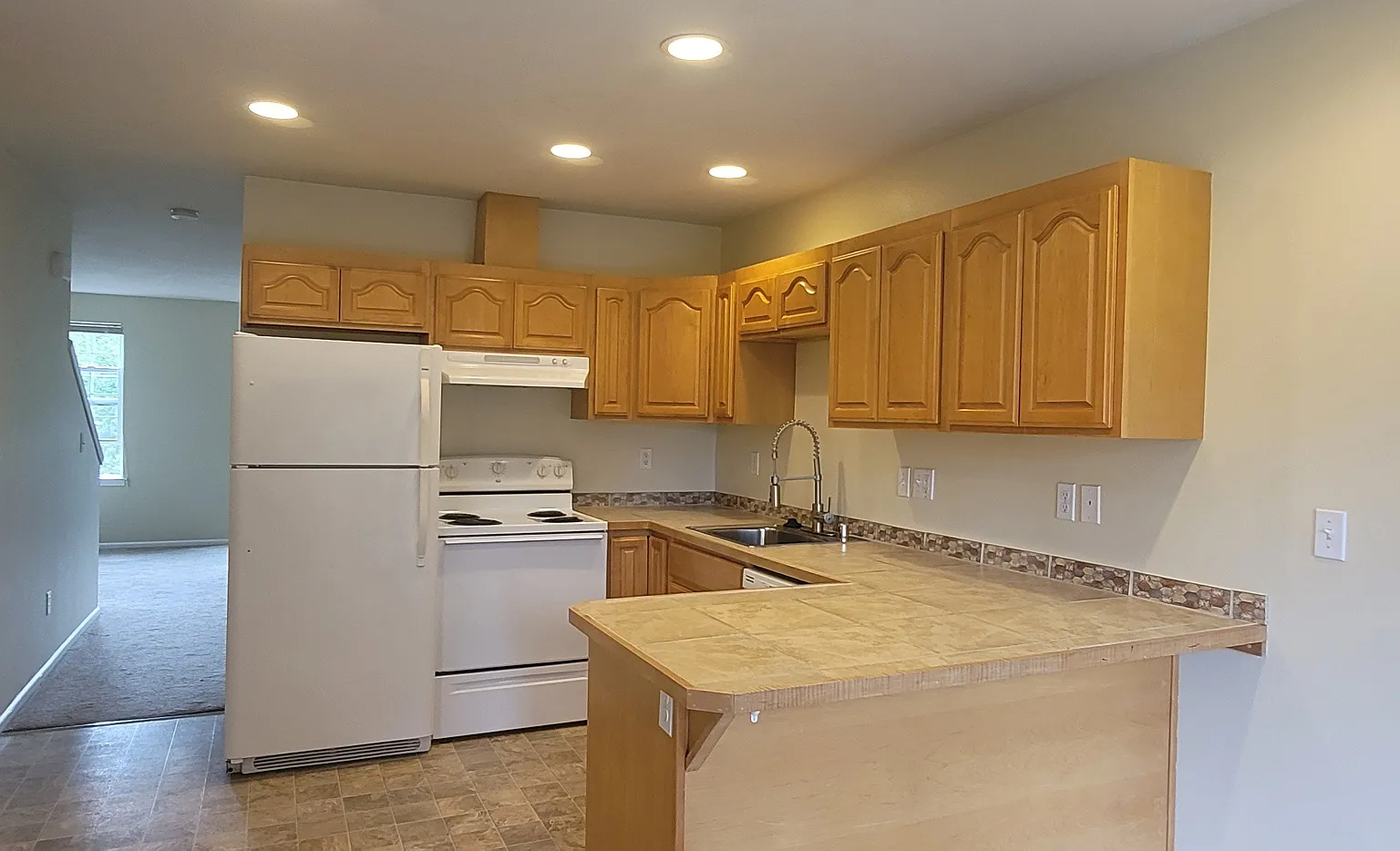 2 bed, 2.5 bath, 1150 sqft, $2,250 — Photo 2