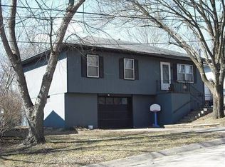 520 S Lynn St, Nevada, MO 64772