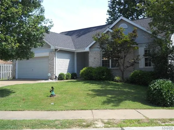 820 Crescent Oaks Ct, Valley Park, MO 63088