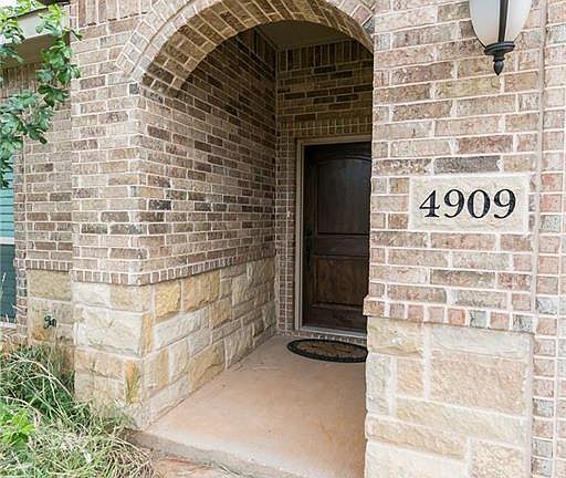 2nd image of 4909 Durham Cir