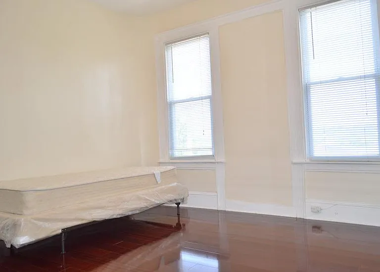 1414 E Genesee St — Photo 8