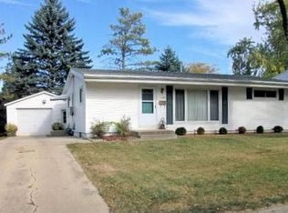 1463 Winter Dr, Freeport, IL 61032