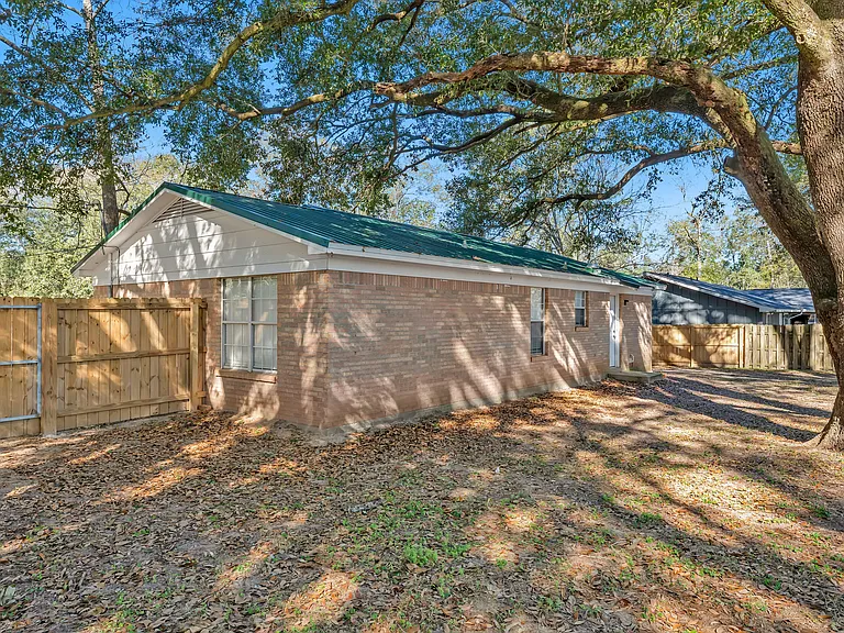 22150 Hill N Dale Dr — Photo 14