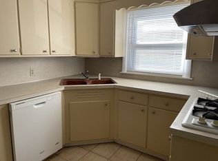 27 Elliot St FLOOR 2, Newton Highlands, MA 02461