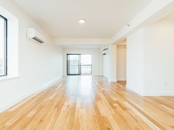 2nd image of 520 Parkside Ave #5AA