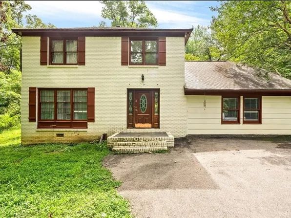 512 Sleepy Hollow Dr, Alexander City, AL 35010