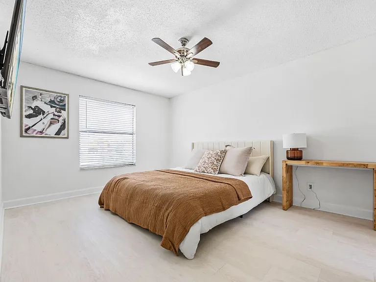 871 Highland Ave NW — Photo 6
