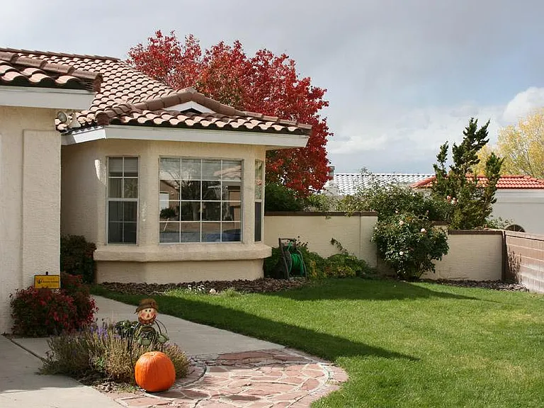 8805 Fremont Ellis Ct NE — Photo 2