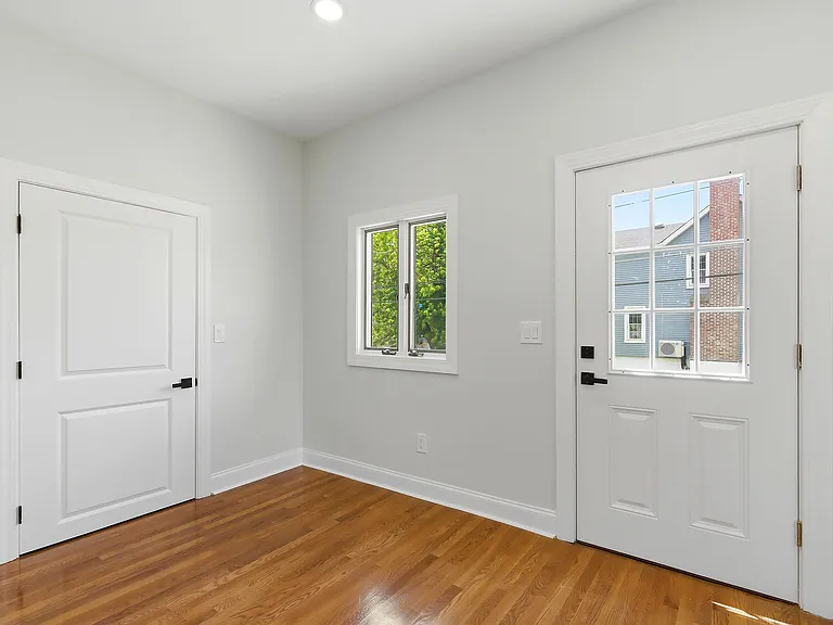 677 Main St — Photo 13