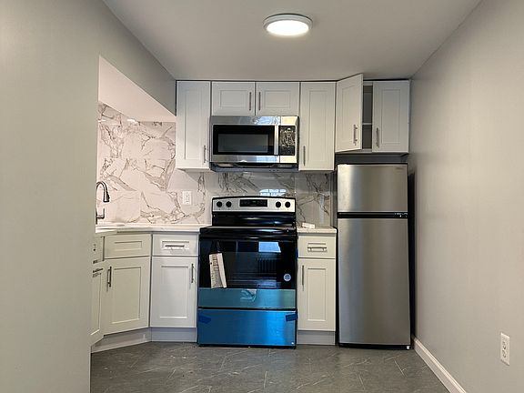 2nd image of 3240 Barker Ave #Basement