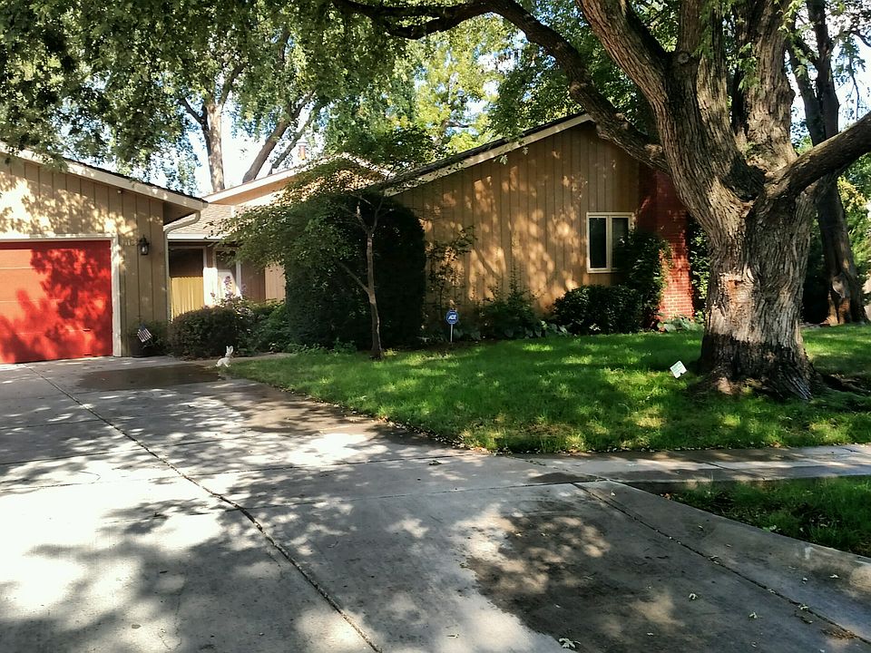 Welcome Home! 1126 Surrey Rd