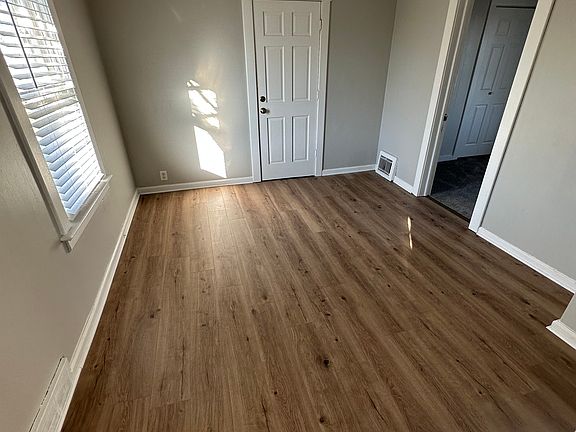 3rd image of 3507 North Ave #2