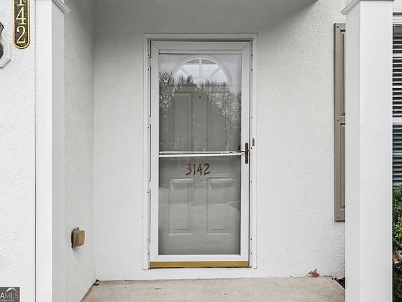 4th image of 3142 Commonwealth Way