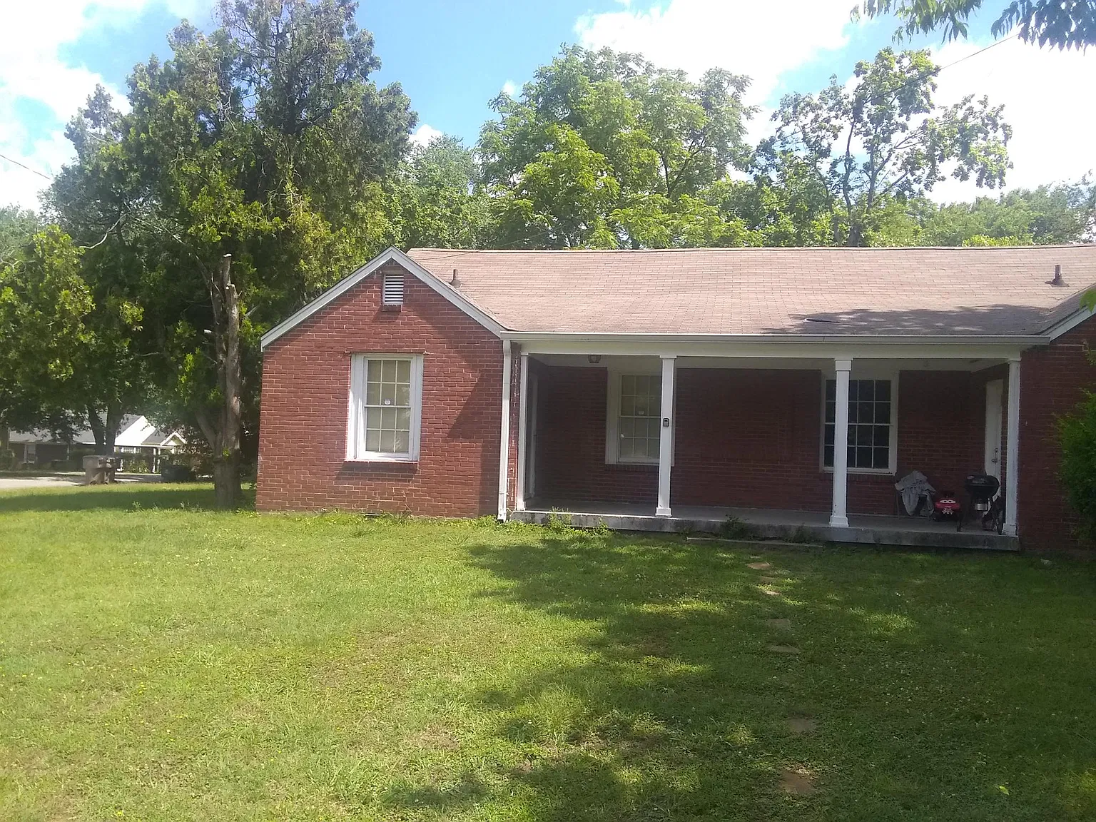 2 bed, 900 sqft, $1,400 — Photo 2
