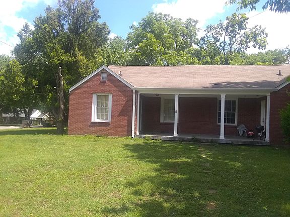 Nice front porch for enjoying great weather
