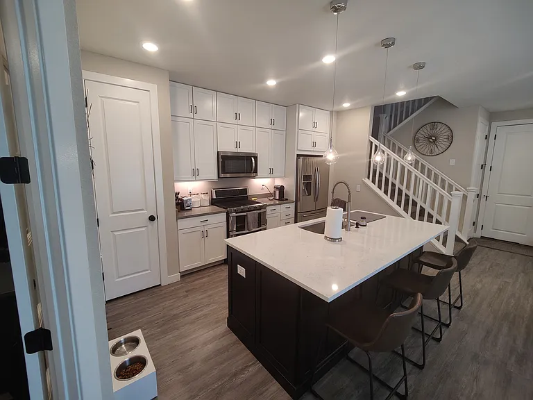 201 W Jamison Ct — Photo 9