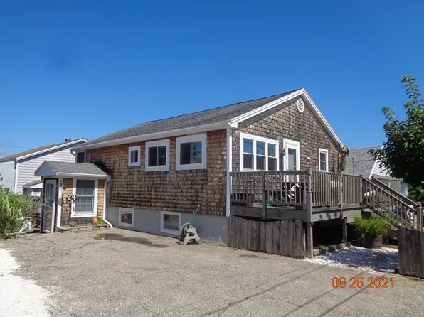 5 51st St, Newburyport, MA 01950