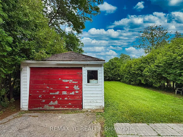 77 Talbot Rd — Photo 29