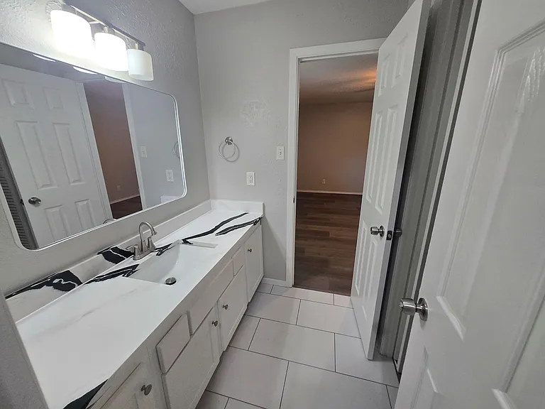 3221 Dreeben Dr #101 — Photo 14