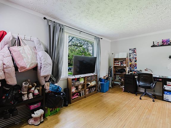 3rd image of 10955 72nd Ave NW