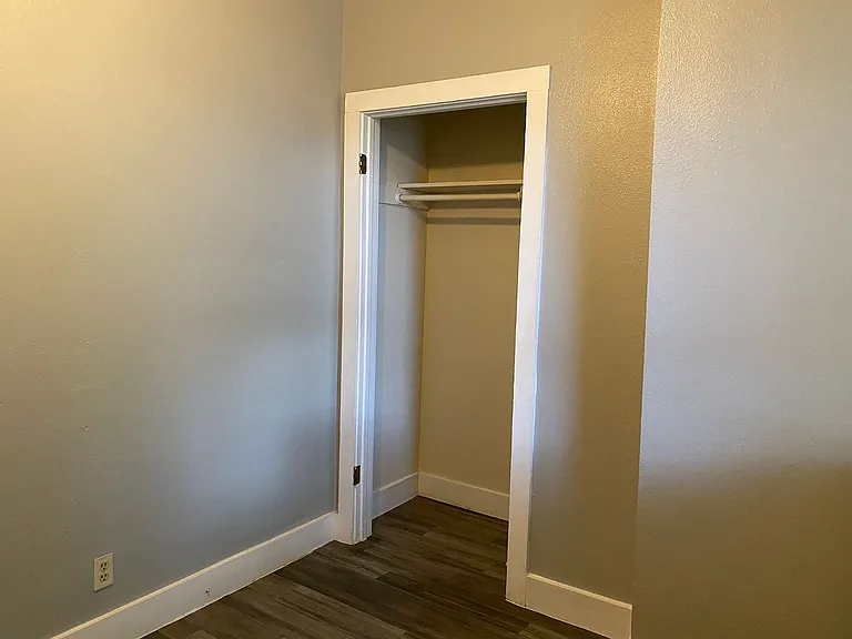 527 Cedar St — Photo 14