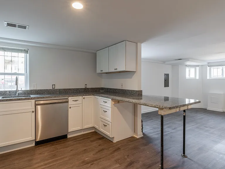2914 13th St NW #B — Photo 3