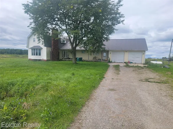6096 Cribbins Rd, Croswell, MI 48422