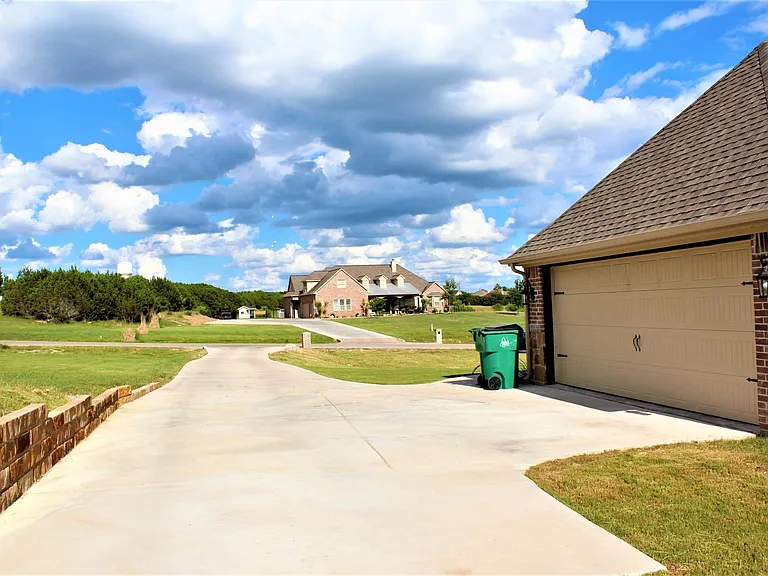 2404 Wills Way Dr — Photo 18