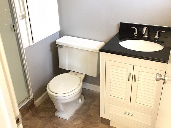 4th image of 3714 Lincoln Ct APT 8