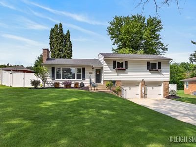 2165 Apple Ave NW, Grand Rapids, MI, 49504