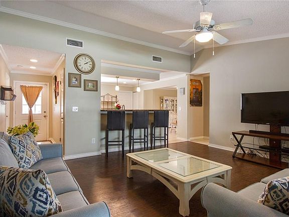 4th image of 14106 Hanford Way
