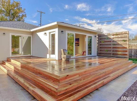 3rd image of 814 El Encino Way