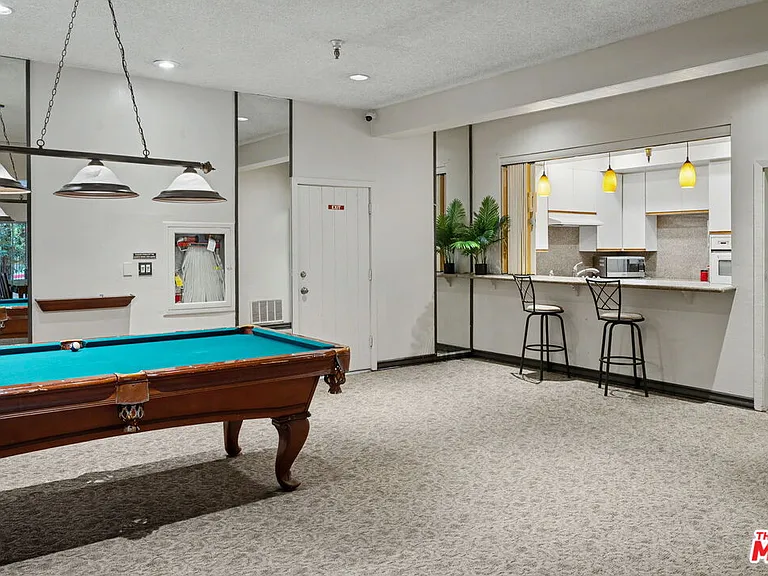 2700 Cahuenga Blvd #1203 — Photo 33