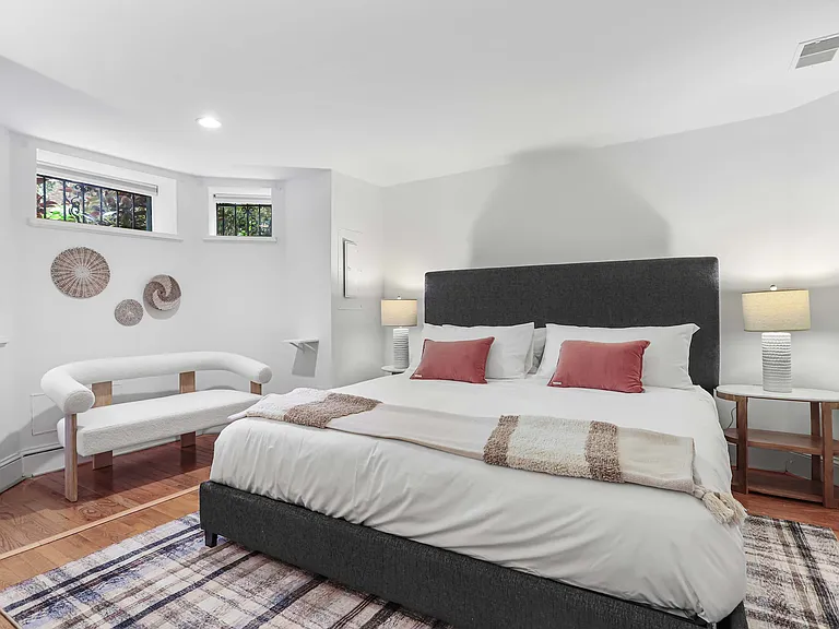 1732 Willard St NW #B — Photo 1
