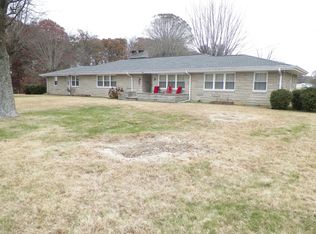 1300 Ellington Dr, Lafayette, TN 37083