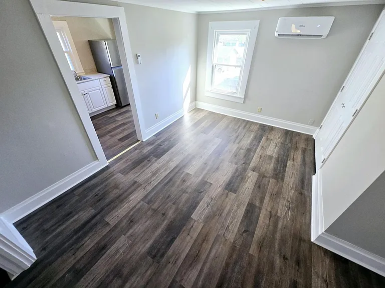 511 Cummings St #D — Photo 6