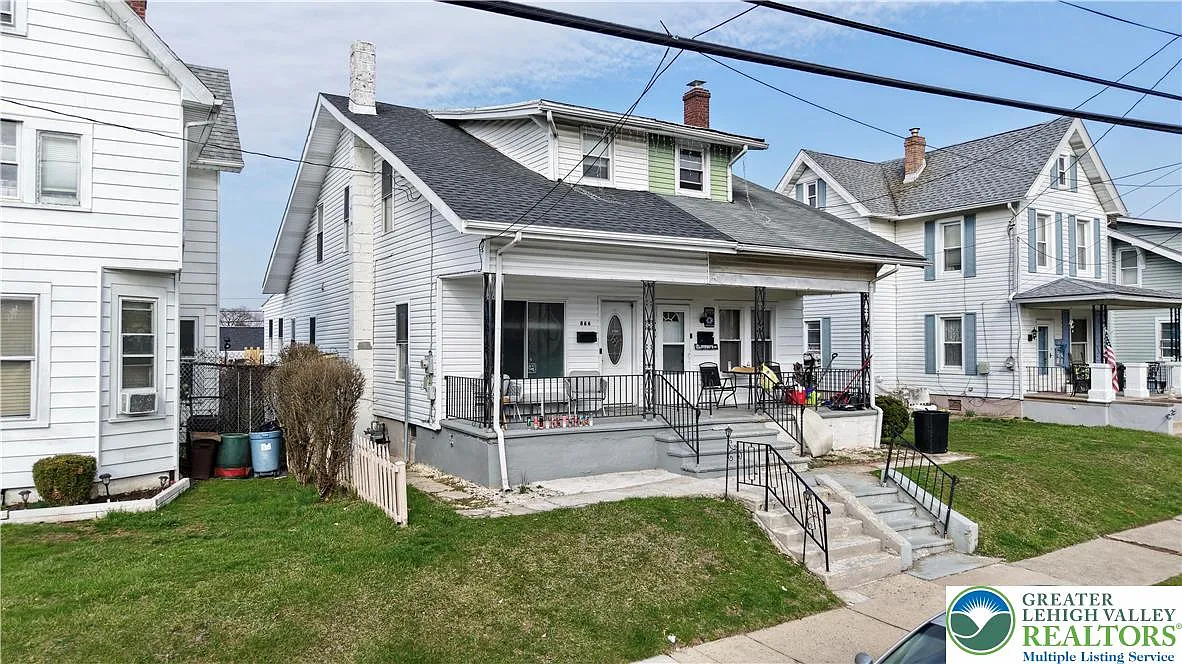 866 N Maxwell St photo 1