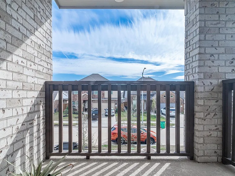 208 Cambria Green Ln — Photo 31