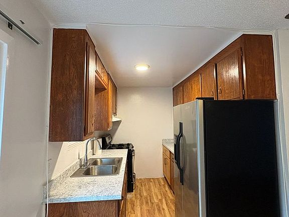 5th image of 1029 47th St APT 4