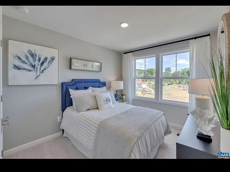 4831 Mercer St — Photo 5
