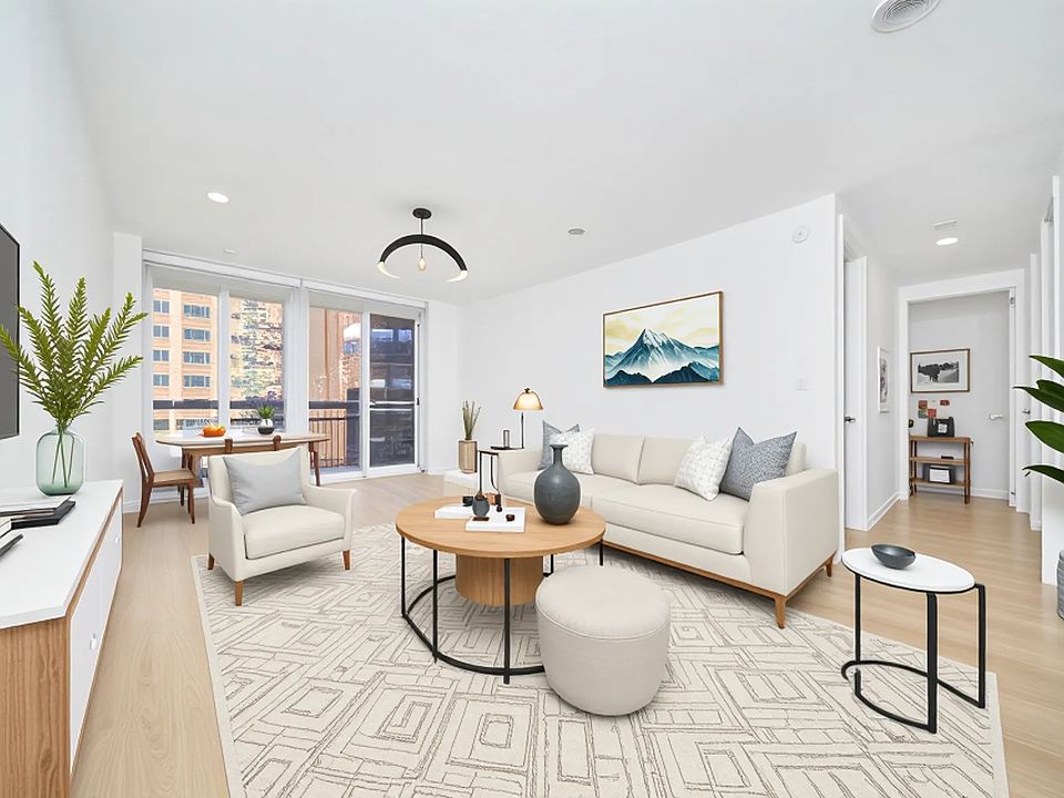 1st image of 70 W 37th St #2111