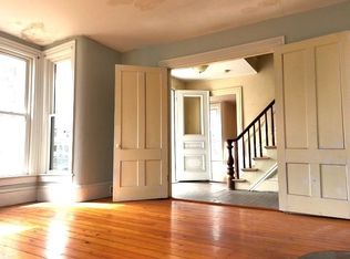 32 West St, Petersham, MA 01366