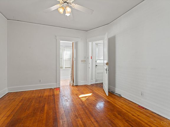 5th image of 2855 Marshall Ave