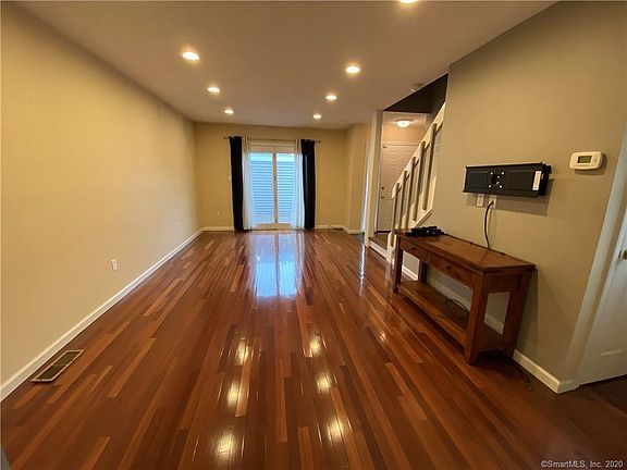 3rd image of 109 Mill Pond Dr Unit 109