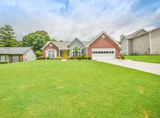 657 Eight Point Ct, Suwanee, GA 30024