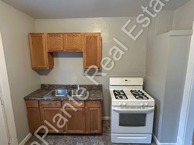1804 Bigelow St — Photo 6