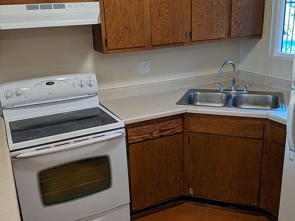 2nd image of 601 E Lee St APT 3