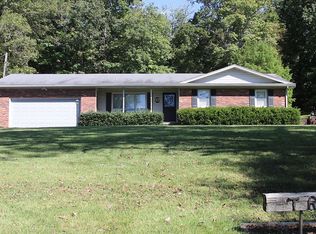 1615 Central Hill Rd, Grantsburg, IL 62943