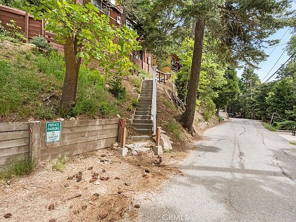 2nd image of 782 Virginia Ct